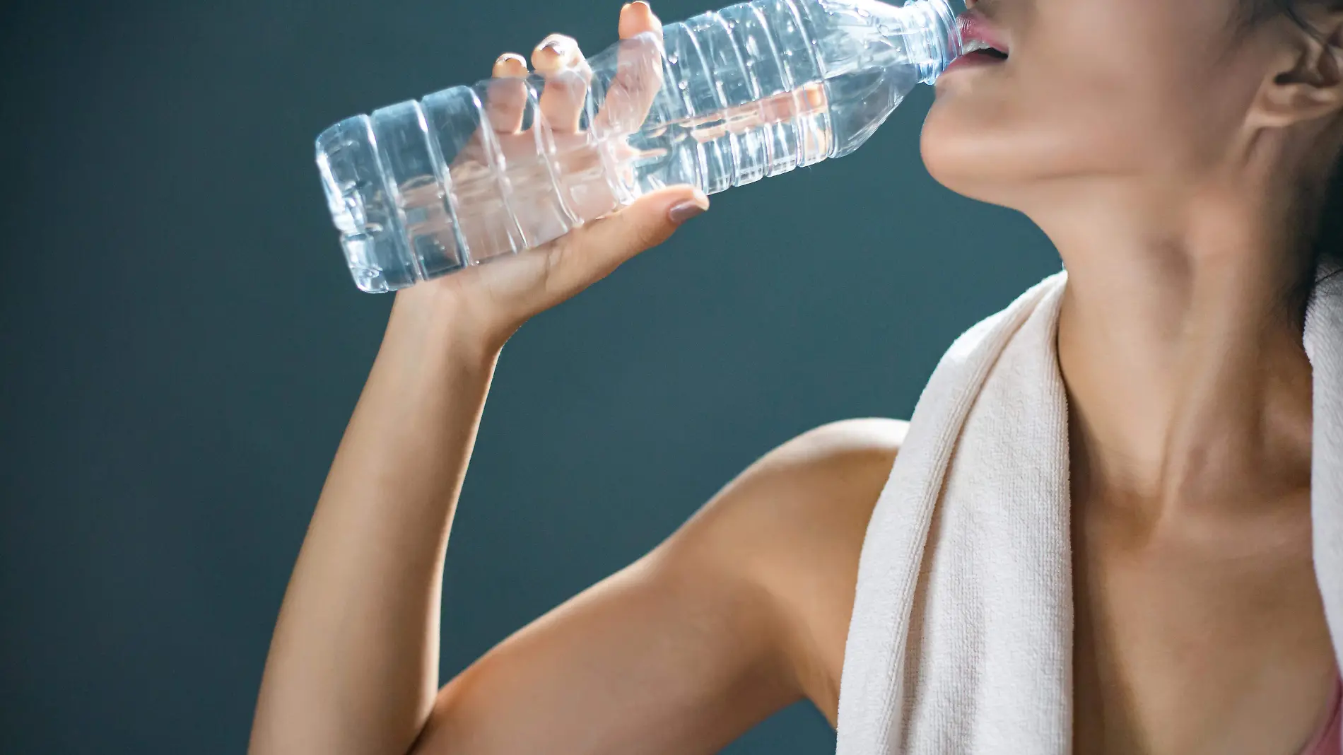 Las bebidas que te mantendrán hidratado durante la ola de calor